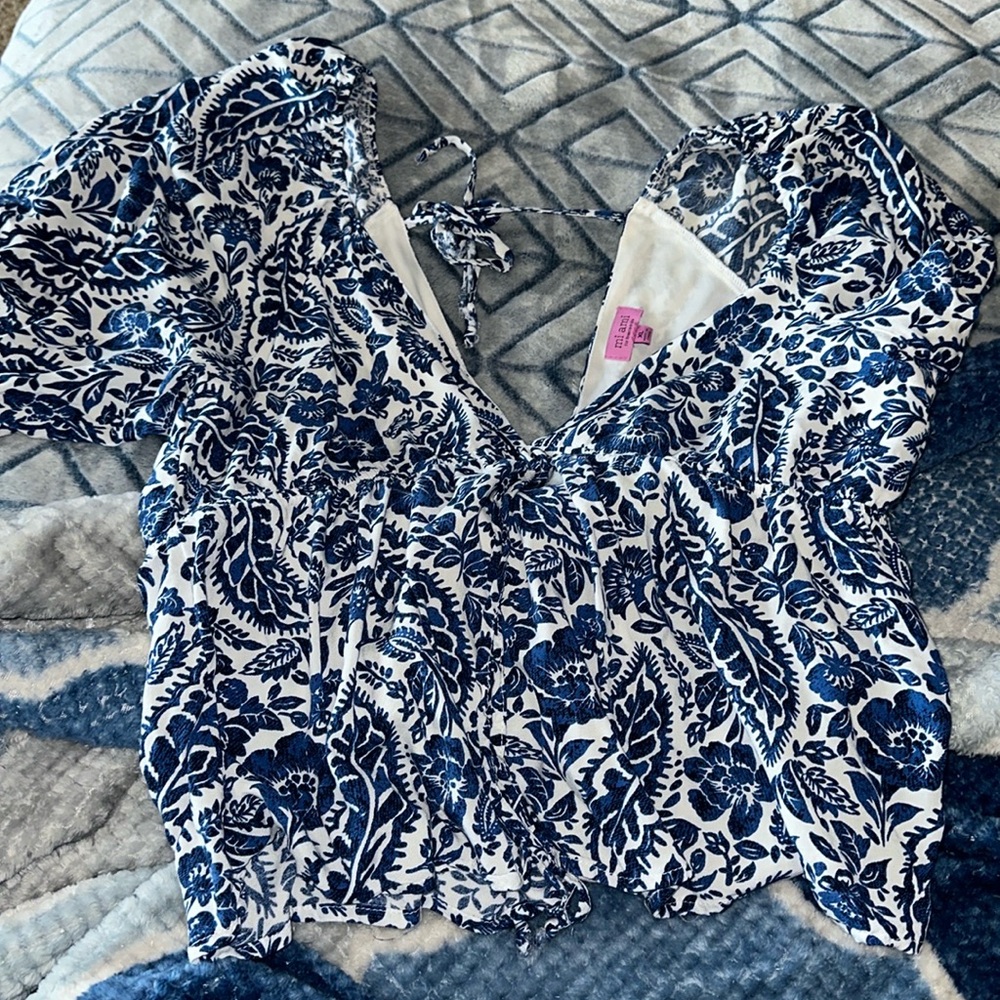 Crop Flutter Shirt